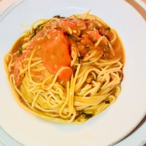Media racion de linguini al fileto. 