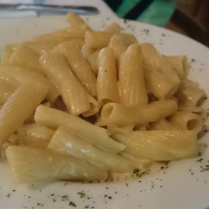 Rigatoni Cuatro Quesos