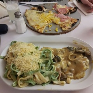 Cartocho de solomo y pizza 4 estaciones.