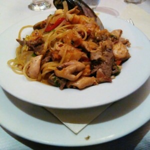 pasta mar y tierra excelente y abundante