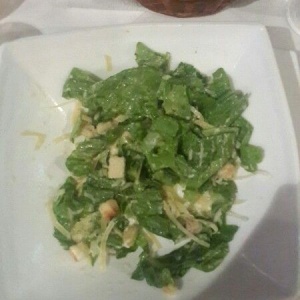 Ensalada  cesar con pollo