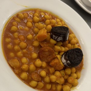 Casuela de Garbanzos