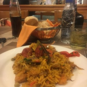 arroz a la marinera con chorizo y cerveza 