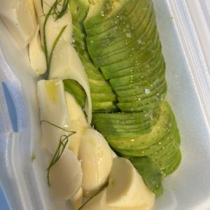 ENSALADAS - AGUACATE CON PALMITO