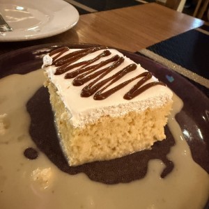 POSTRES - TORTA TRES LECHE