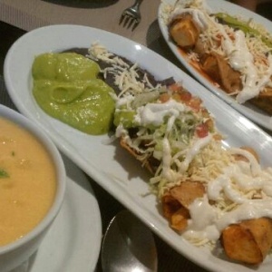 Variado, Chupin de Gallina y Plato Mixto