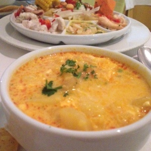 Chupin de camarones y degustacion de ceviche 