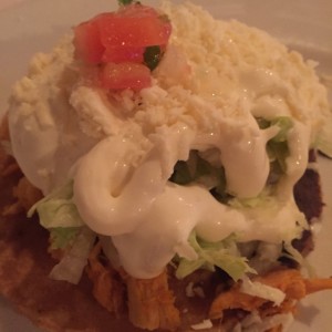 Tostadas rellenas con pollo