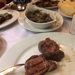 pollo de res y champinones
