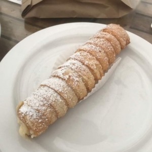 cannolis