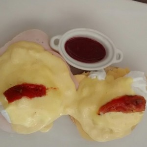 Huevos Benedictinos