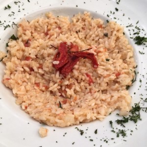 Risotto de tomates secos y queso de cabra