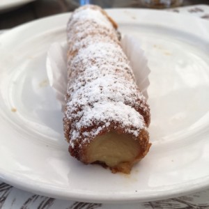 Cannoli de crema pastelera