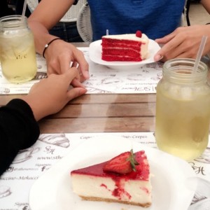 cheese cake de fresa y red velvet