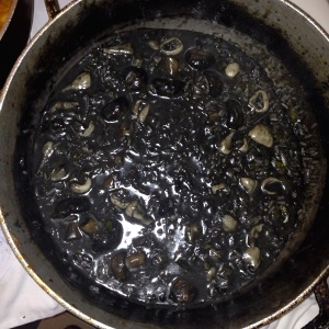 Risotto Negro justo antes de servir! Una verdadera delicia!