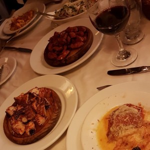 pimiento relleno de langosta, pulpo a la gallega, chistorras y ceviche de pescado