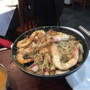 vermicelli al fruto del mar con langostinos