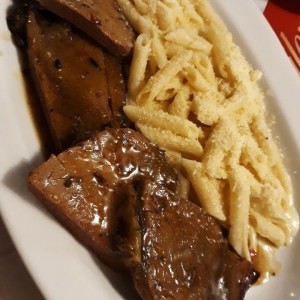 asado de ternera con pasta 4 quesos
