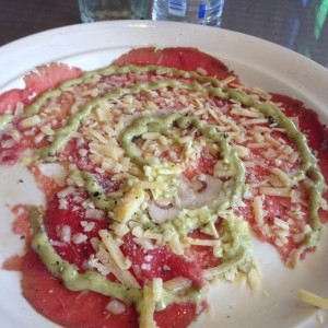 carpaccio de lomito. ( estaba aceptable mas no delicioso) 