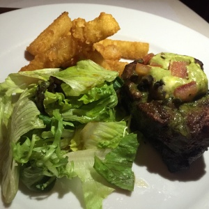 Centro de Lomito & Yuca Sticks