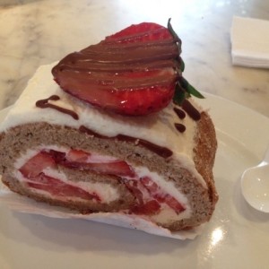 Tronco de chocolate y fresas