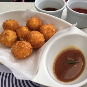 Croquetas de queso de cabra