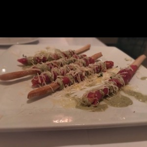 Carpaccio de Lomito en Grissini 