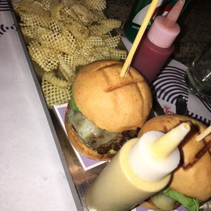duo de mini hamburguesas