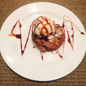 Brownie con helado