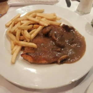 Milanesa en Salsa de hongos.