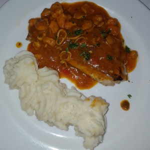 Churrasco de Mero en Salsa de Mariscos