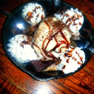 Brownie con helado