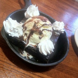 BROWNIE SUNDAE