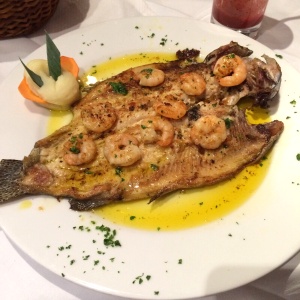 Trucha a la Menier con camarones