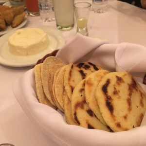 arepita nata y queso