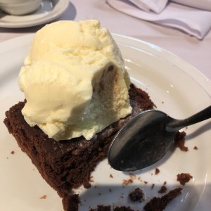 brownie con helado