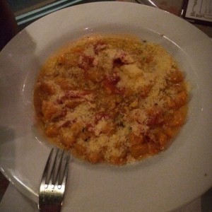 gnocchi de patatta con cebollas caramelizadas
