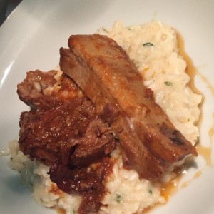 Risotto a la parmesana con costilla de cerdo