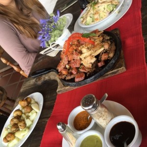 Parrilla Campera y Ensalada Cesar