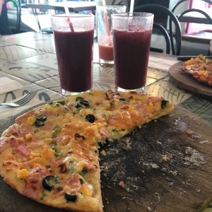 Pizza Festival con crema de leche.