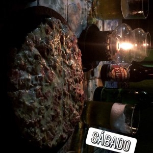 pizza a base crema con camarones