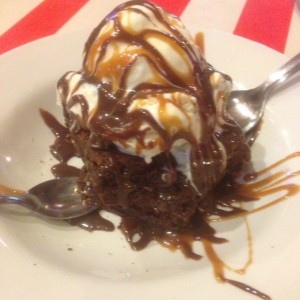 Brownie con helado! 