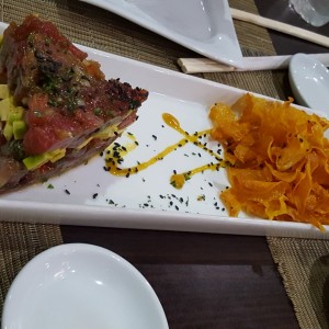 Tartar con chips de batata