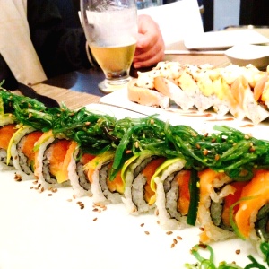 Alaska roll, excelente.