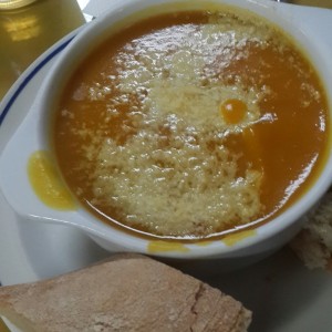 Crema de Auyama, Excelente, con Pan de la Casa