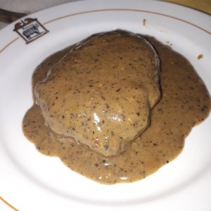 Lomito con salsa de pimienta