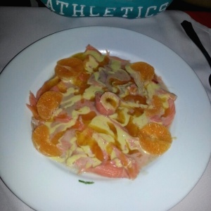 Tiradito de salmon en mandarina