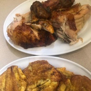 medio pollo + tostones