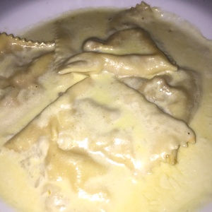 Ravioli rellenos de carne y queso
