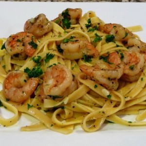 Pasta Alfredo con Camarones